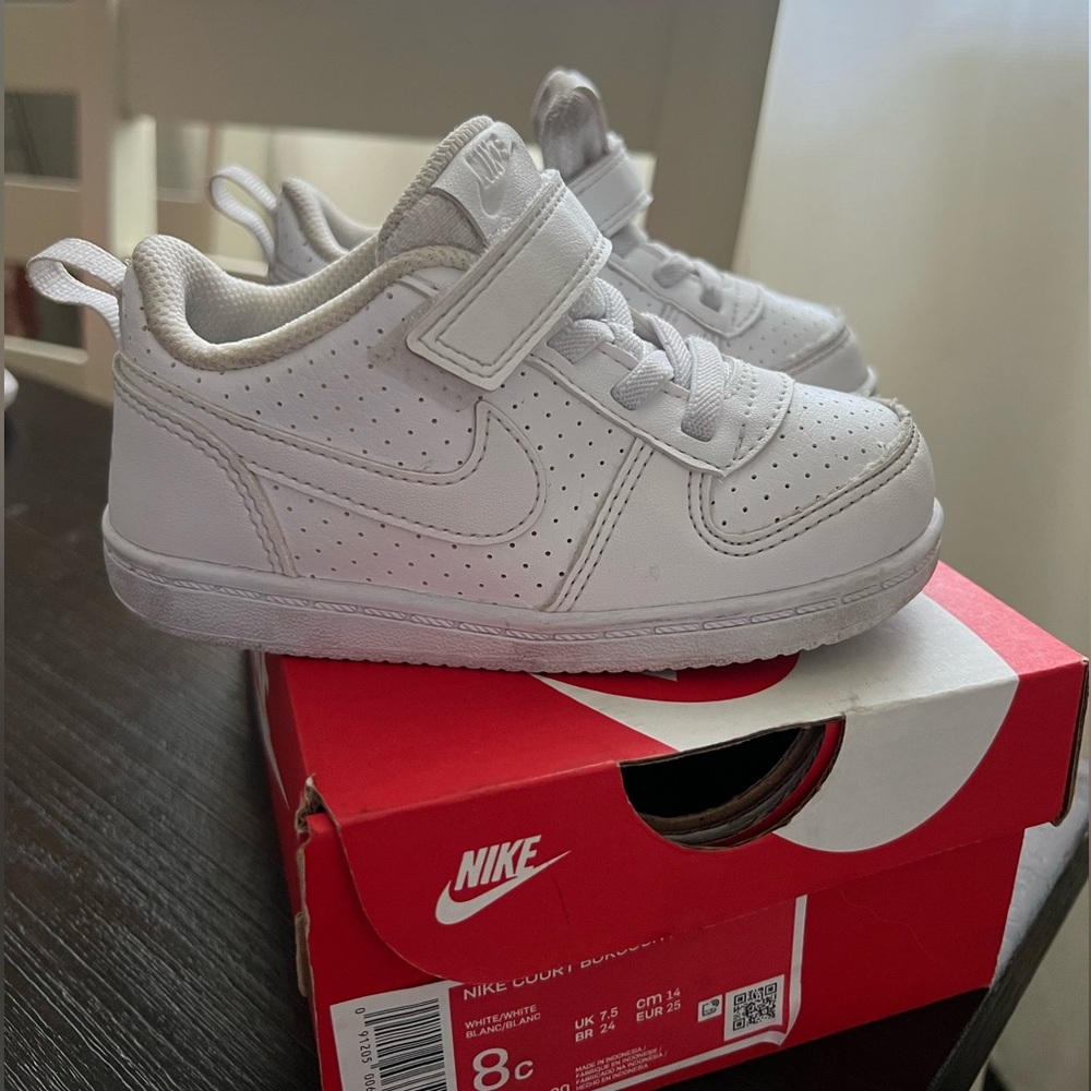 Nike 8c White Court Borough Low